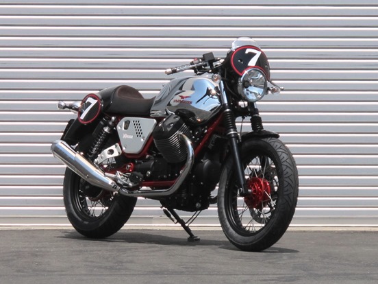 MOTO GUZZI NEW V7RACER 展示中！