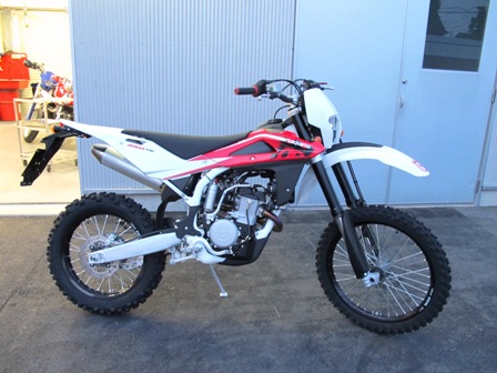 HUSQVARNA TE250 入荷！