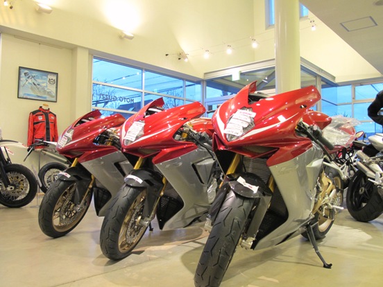 MV AGUSTA F3 やっと入荷しました！