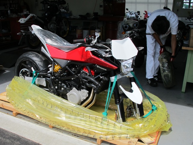 HUSQVARNA NUDA900R 入荷しました！