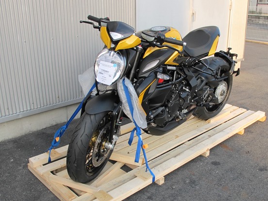 MV AGUSTA DRAGSTER800RR 入荷